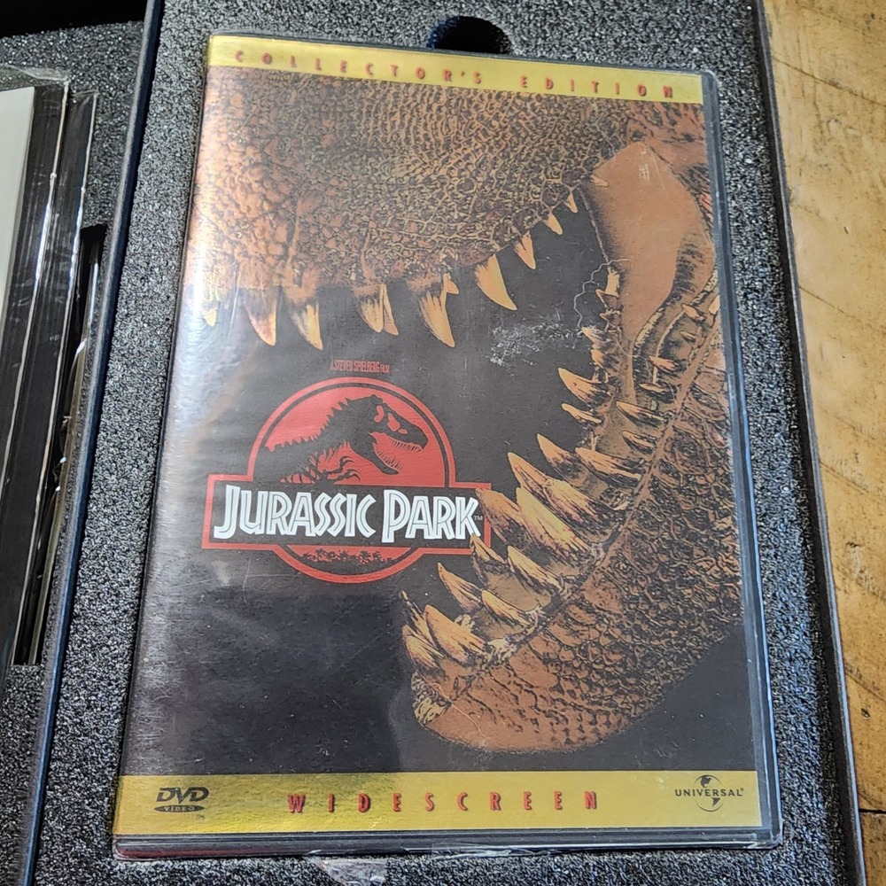 Jurassic Park & The Lost World Deluxe Edition DVD Box Set Limited 209/400 COA - Picture 5 of 11